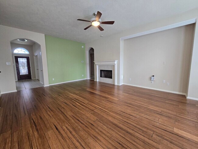 Photo - 9406 Sunlake Dr