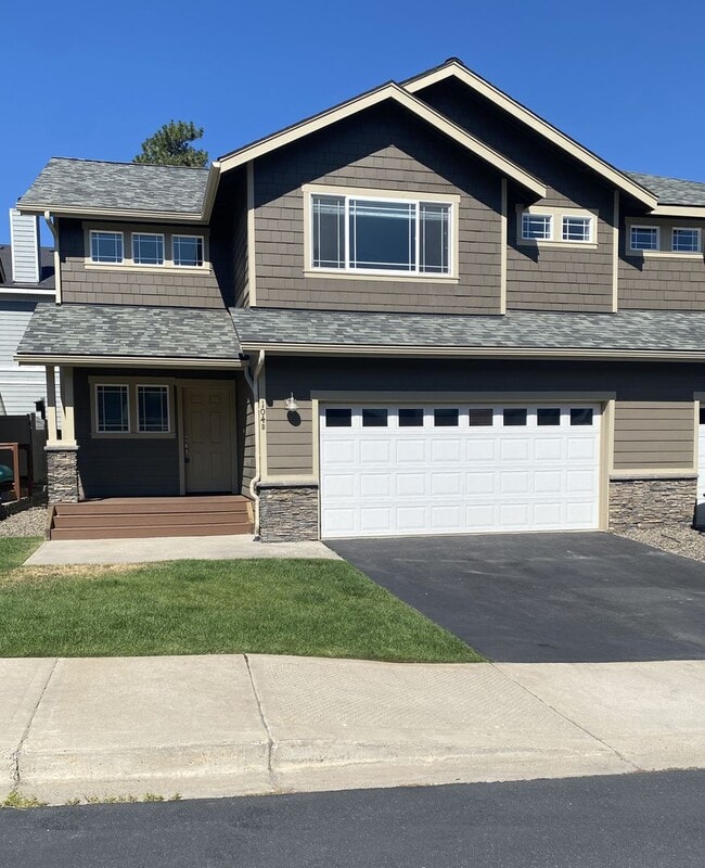 Building Photo - 3 Bedroom Townhome at The Vineyard