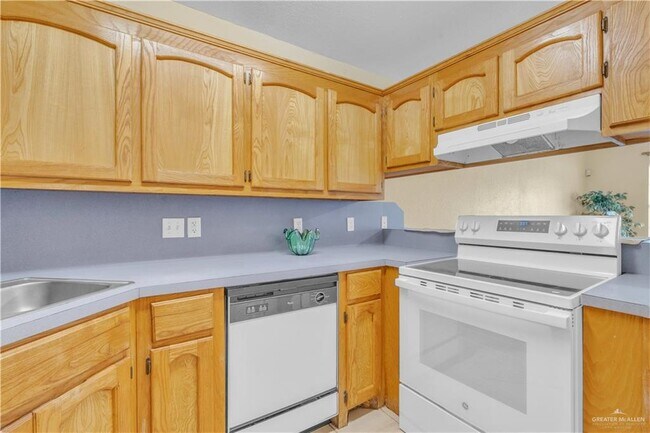 12 Lake View Dr