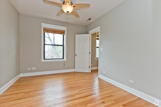 Building Photo - 2 bedroom in Chicago IL 60618 Unit 3 Rental