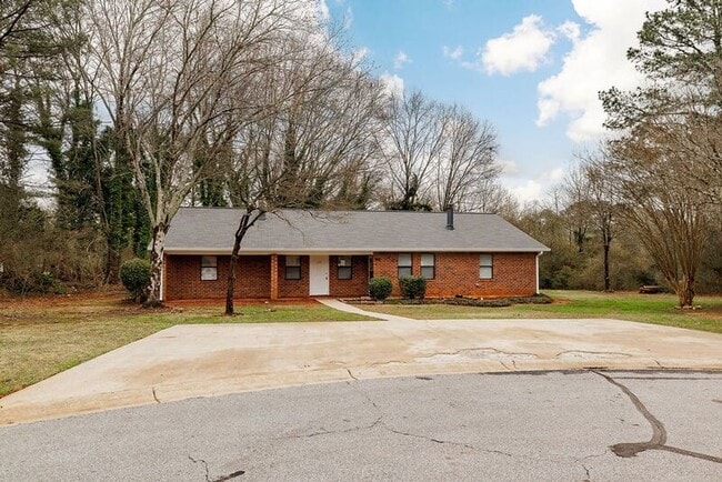 Building Photo - 110 Upland Ct