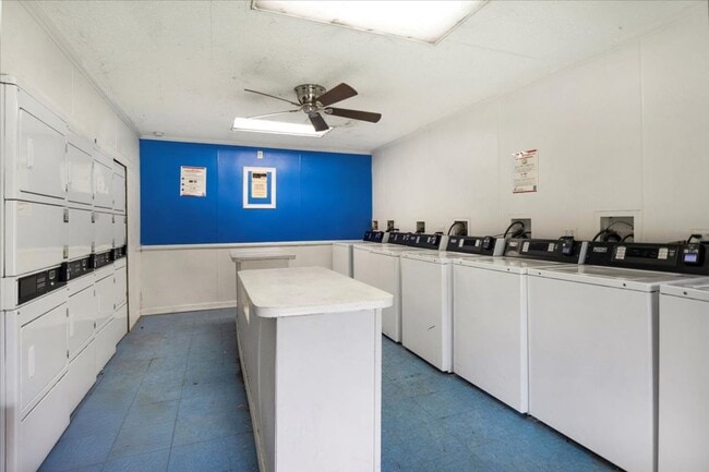 Photo - Welcome to Oxford Pointe Apartments – Comf...