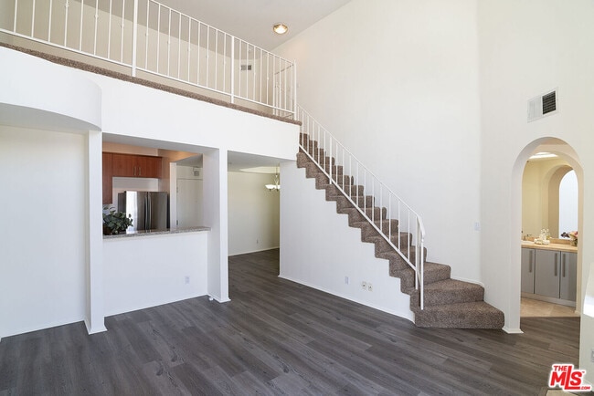 Photo - 620 S Gramercy Pl Unidad 439
