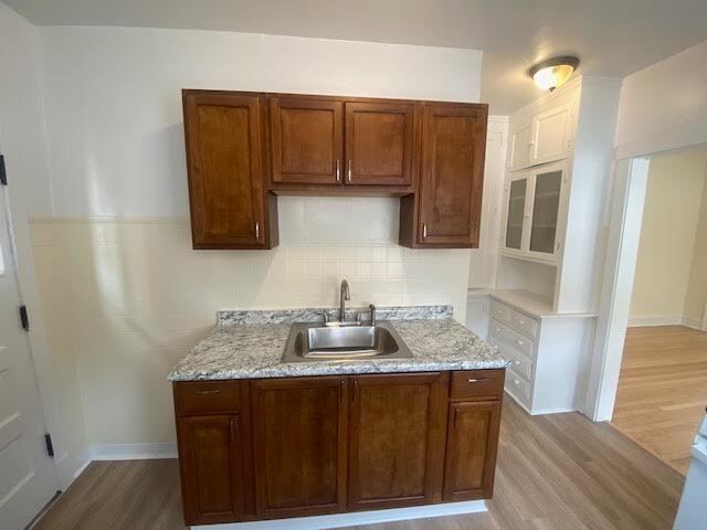 Photo - 2214 W Thome Ave