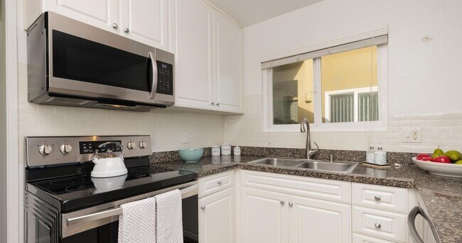 17181 W Bernardo Dr Unit 208