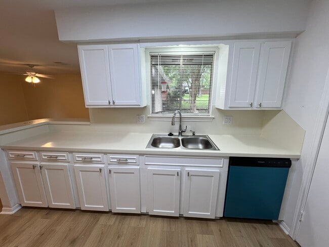 Photo - 3314 Kentwood Dr