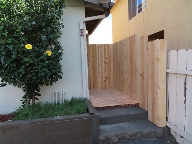 Building Photo - Renovated Studio Apartment in La Mesa Unit E