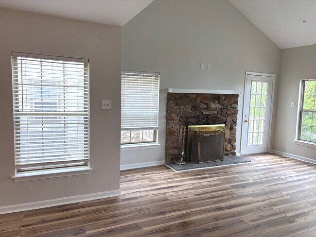 Photo - 106 Remington Ct