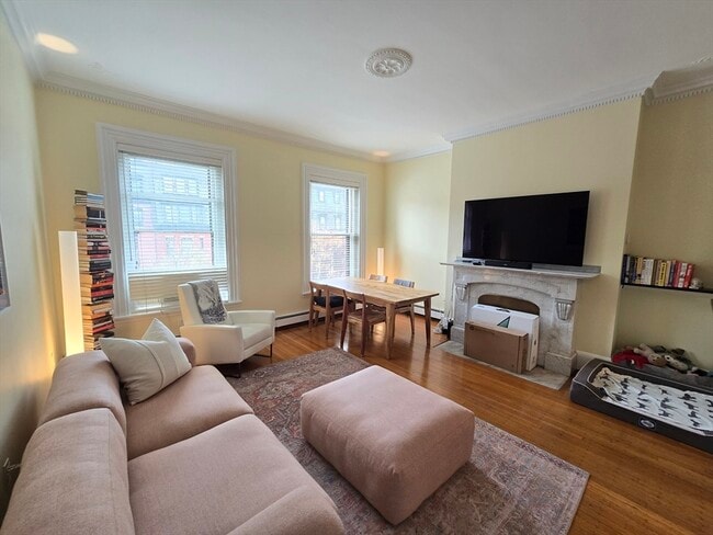 Building Photo - 313 Beacon St Unit 14
