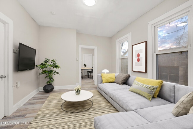 Photo - 81 Holmes St