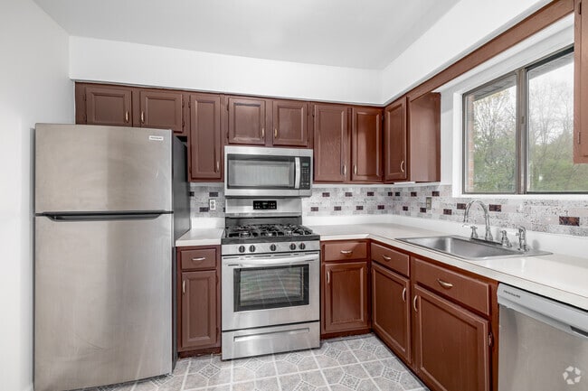 Interior Photo - Lindvale Gardens