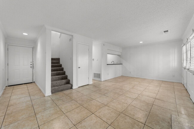 Building Photo - Columbia Oaks