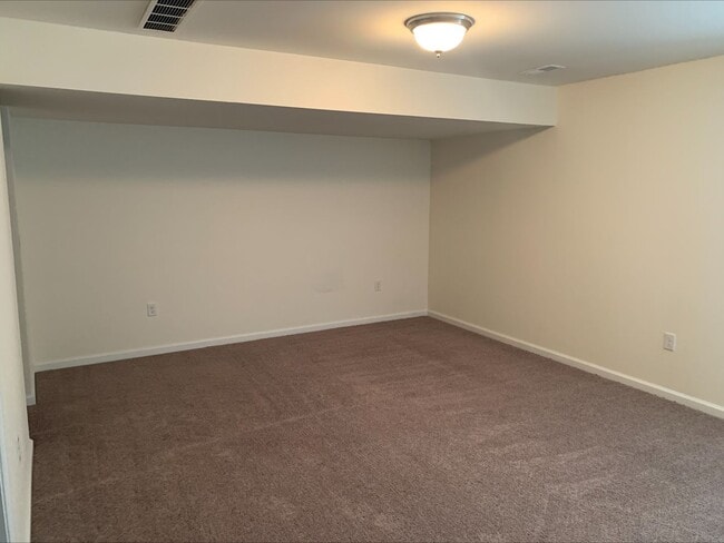 Photo - 327 Tribbitt St