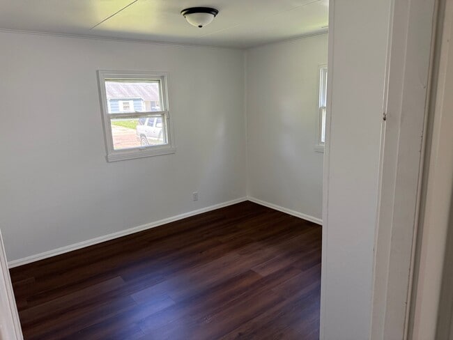 Photo - 921 Giddings St