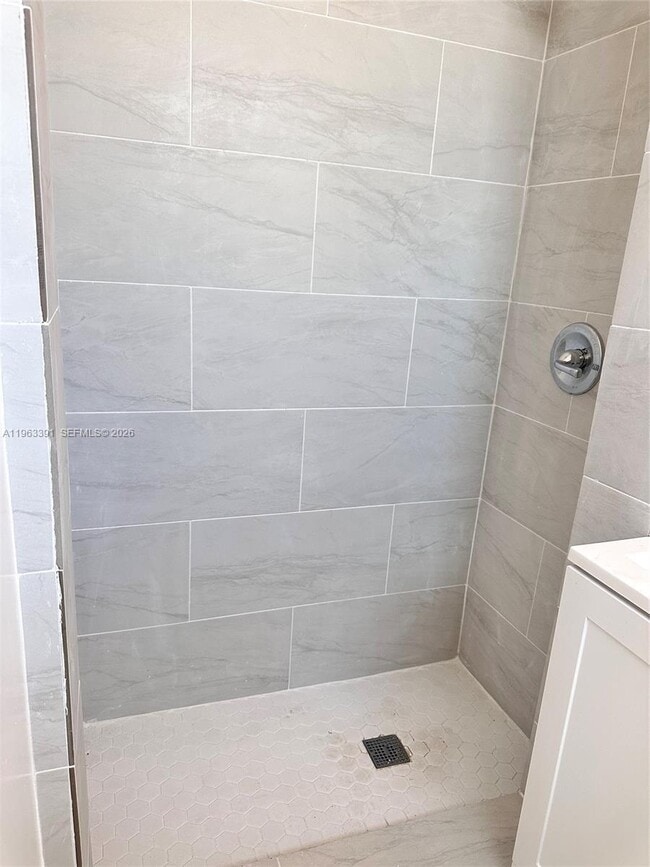 Photo - 956 NE 80th St