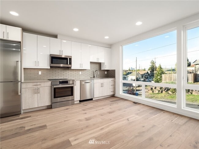 Kitchen/Living Space