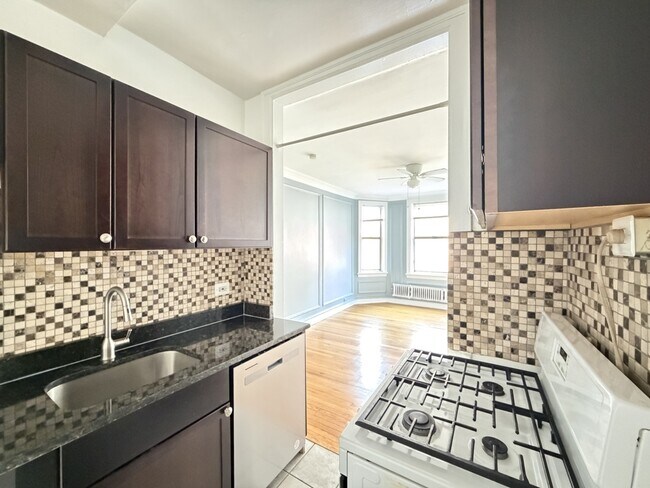 Photo - 1371 W Estes Ave Unit F4