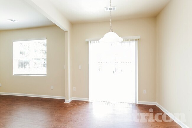 Photo - 2058 Aragon Lane