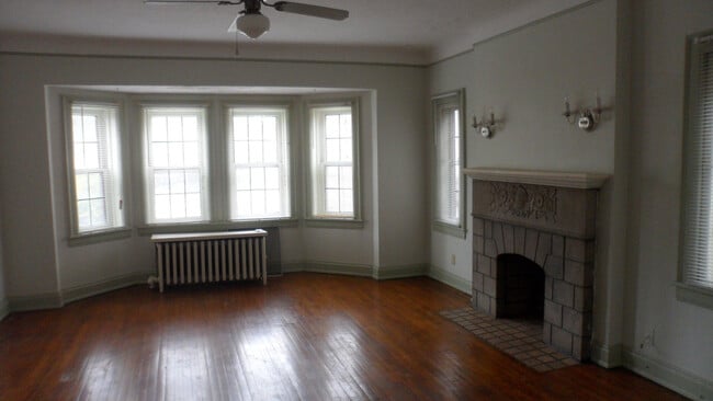 Photo - 1055 Cove Ave