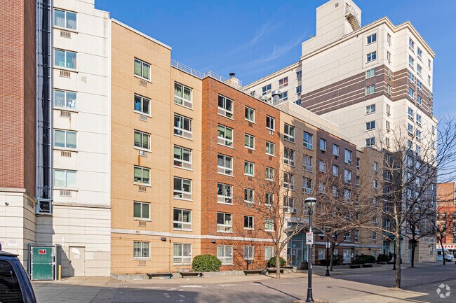 Photo - 505 E 161st St