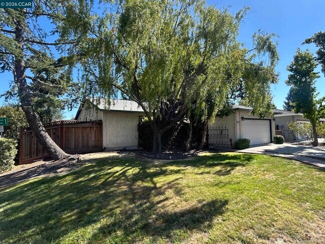 Photo - 2946 St Denis Dr