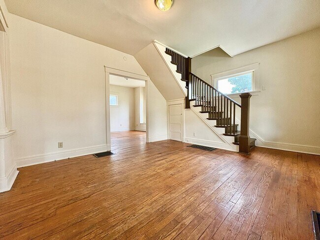 Photo - 1227 Napier St