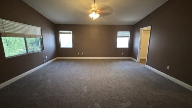 Photo - 2 Story, 4 Bed, 2.5 Bath in Southwest Apartamento