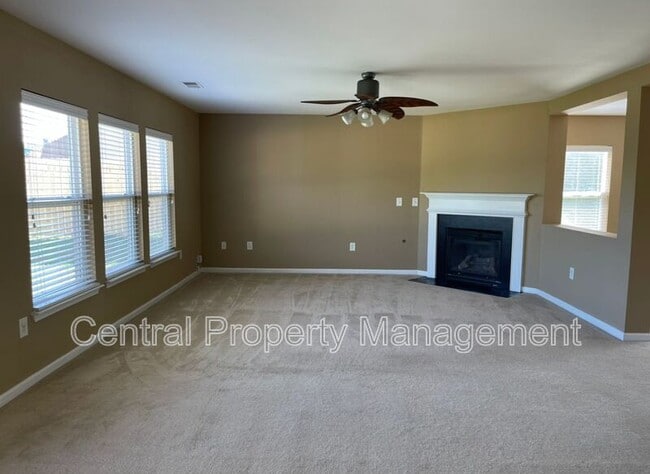 Photo - 184 Stonewood Crossing Dr