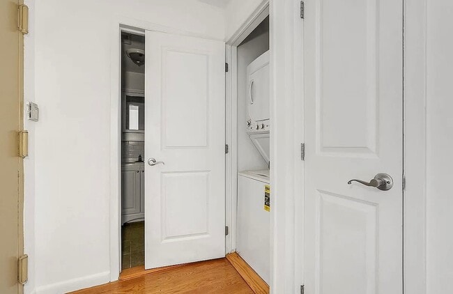 Photo - 25-47 23rd St