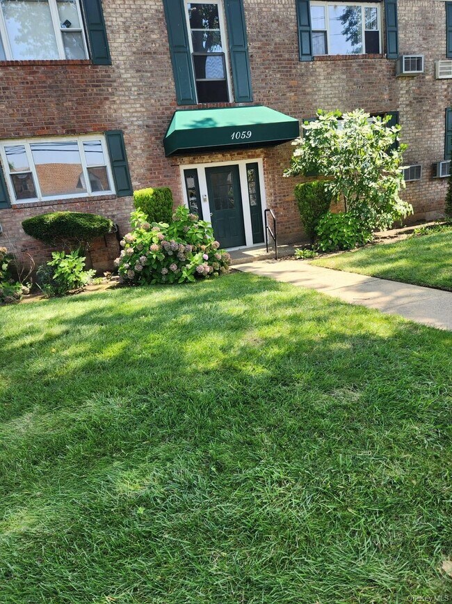 Photo - 1059 Rottkamp St Unit 1