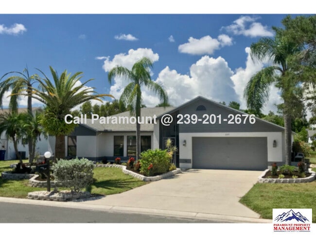 Building Photo - Furnished Annual 4 Bedroom Pool Home in Great Location!