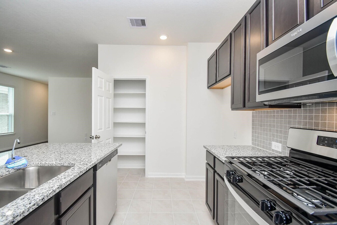 Photo - 25230 Benroe St