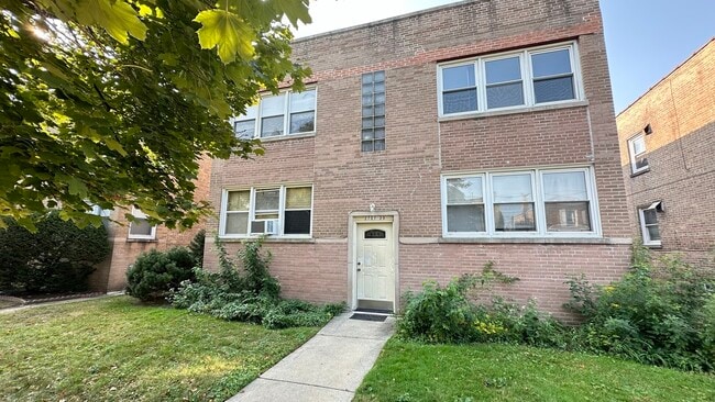 Photo - 2739 W Catalpa Ave Unit 2W