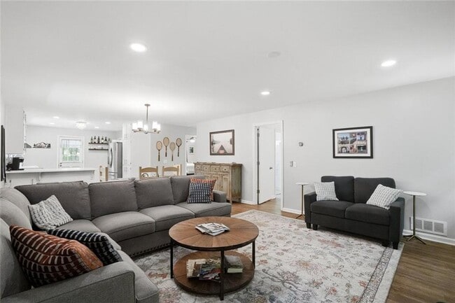 Photo - 112 Trout Lily Trail