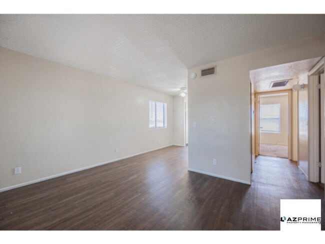 Photo - Modern 2/1 Upper-Level Mesa Apartment - St...