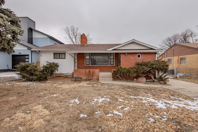 Cute 50's rancher. Single family home. - 1124 E San Miguel St House