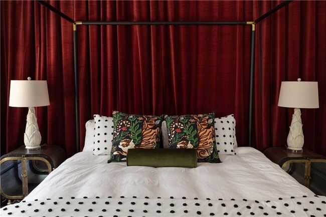 Photo - 950 Austin Ave NE