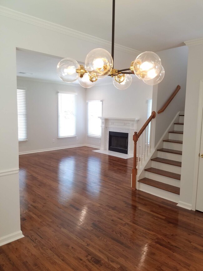 Photo - 1070 Harwell St NW
