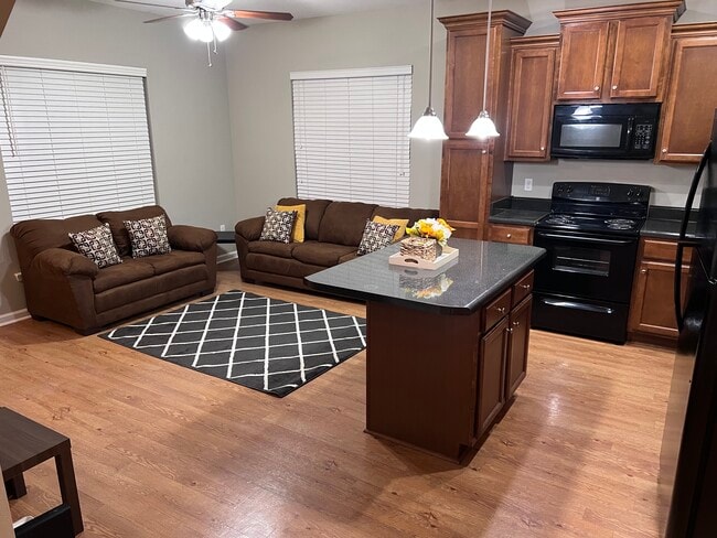 Building Photo - 1928 Corvallis Ave