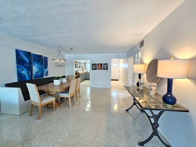 Photo - Fully Furnished 2 Bedroom 2 Bath St. Pete ... Unit 240
