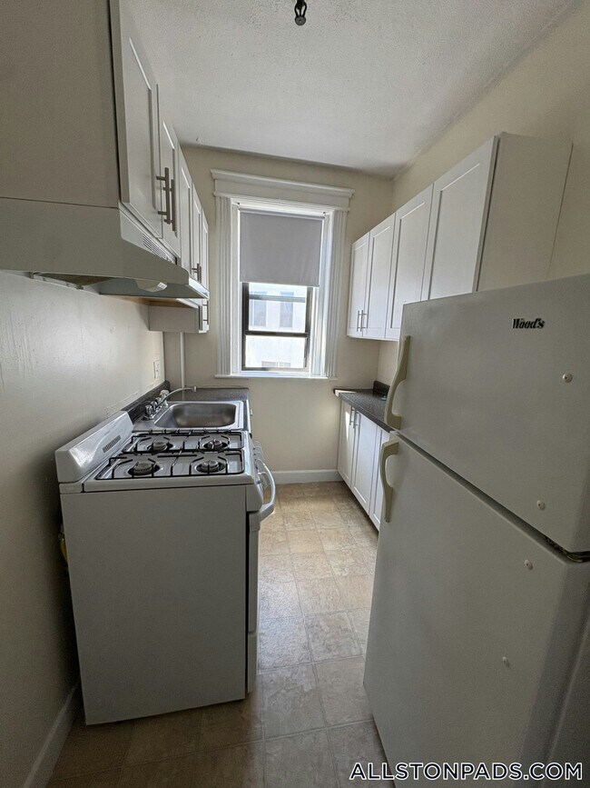 1160 Commonwealth Ave Unit 25
