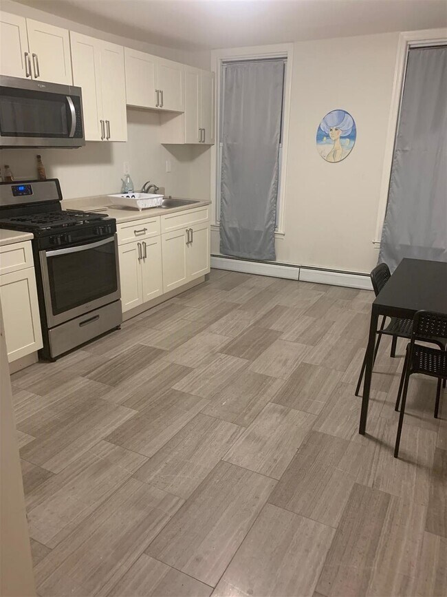 Photo - 543 Newark Ave