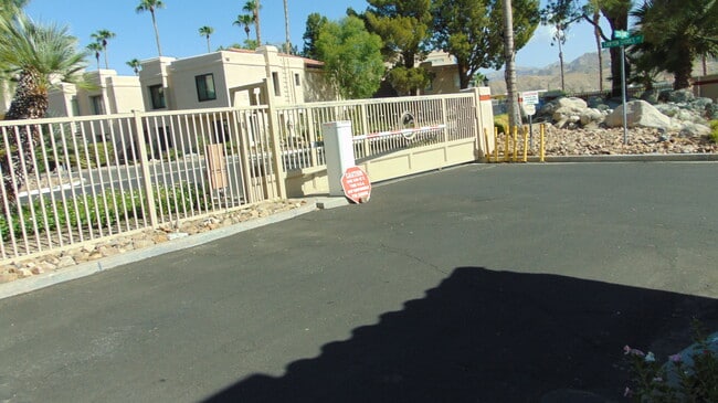 35200 Cathedral Canyon Dr Unidad Canyon Shores