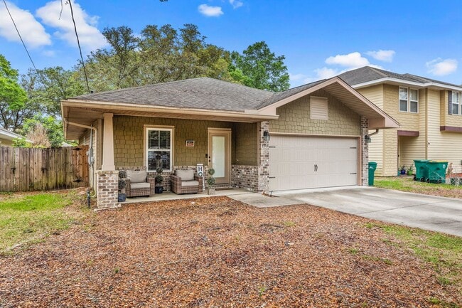Photo - Modern Home in the Heart of Niceville!