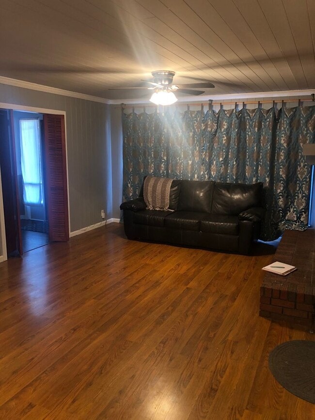 Photo - 4 Bed / 2.5 Bath