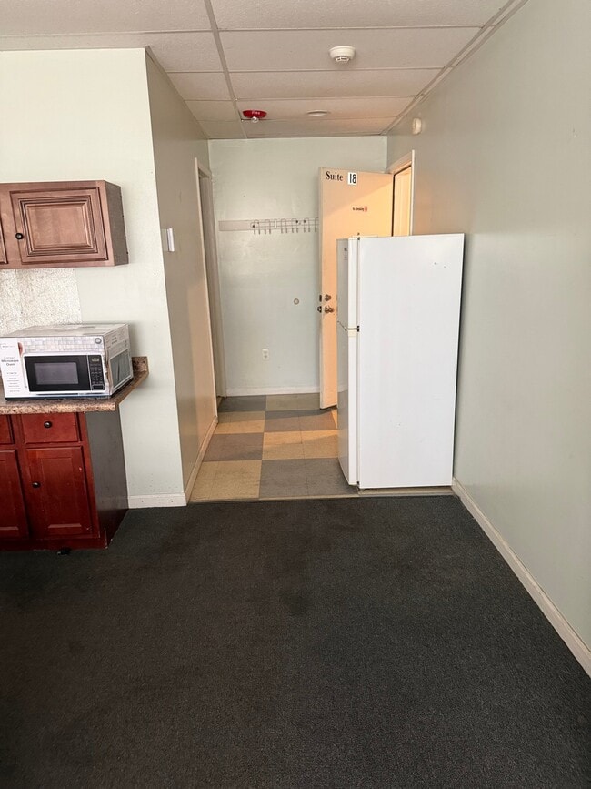 Photo - 1635 Centre Ave