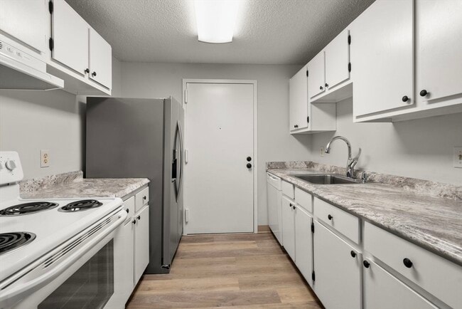 Photo - 11 Silver Hill Ln Unit 11