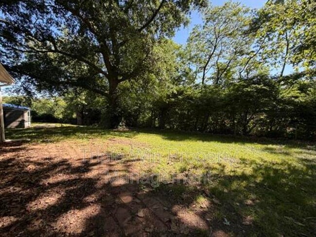 Photo - 5570 Winchelsea Dr