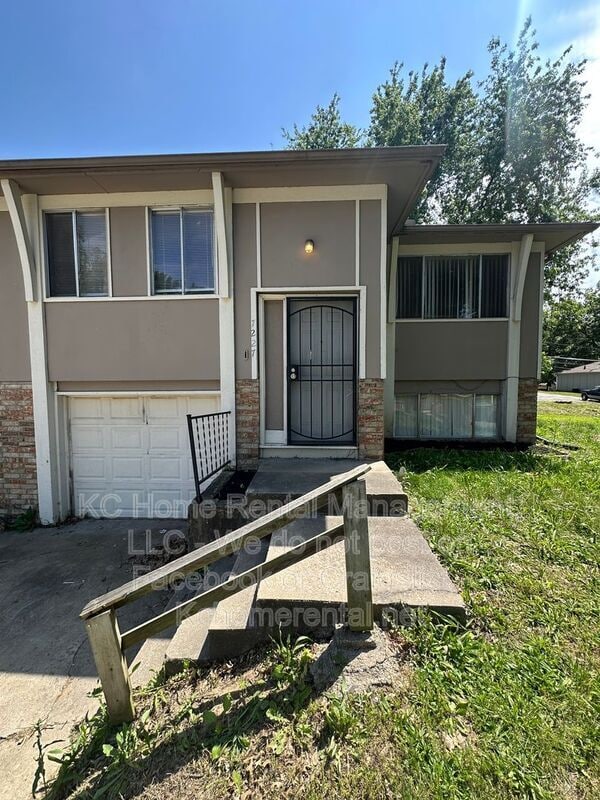 Photo - 7227 Gilmore Ave