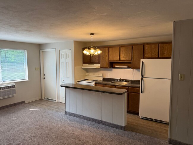 Building Photo - Streamside Apartments Unit 130 S. 2nd St. Apt. B